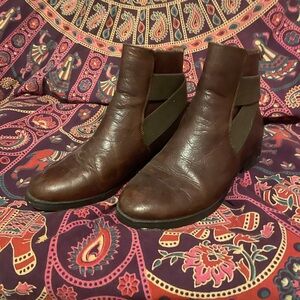Lauren Ralph Lauren brown booties